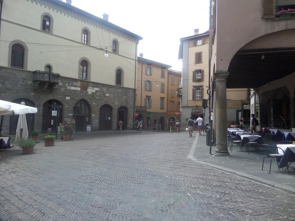 La Luna Blu In Old Town Бергамо Екстериор снимка
