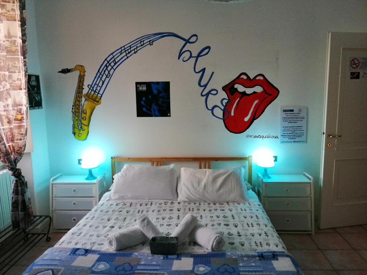 La Luna Blu In Old Town Бергамо Екстериор снимка